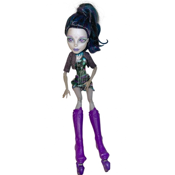Monster High Boo York City Ghouls Elle Eedee Robot Doll Necklace Boots Jacket - Picture 1 of 11